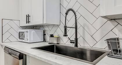 Work, Rest & Recharge â Downtown Home w/ Washer & Dryer