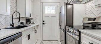 Work, Rest & Recharge – Downtown Home w/ Washer & Dryer