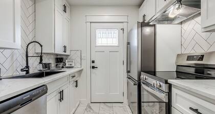 Work, Rest & Recharge – Downtown Home w/ Washer & Dryer