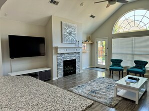 Smart TV, fireplace