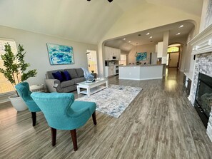 Smart TV, fireplace