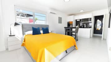 1 habitación, tabla de planchar con plancha, wifi y ropa de cama