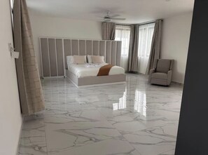 3 bedrooms, in-room safe, iron/ironing board, free WiFi - Clavelle Residence (Sosúa)