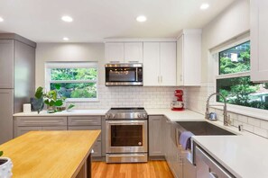 Refrigerador, microondas, parrilla de estufa y lavavajillas 