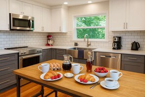 Refrigerador, microondas, parrilla de estufa y lavavajillas 