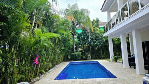 Stylish and tropical house with private Pool