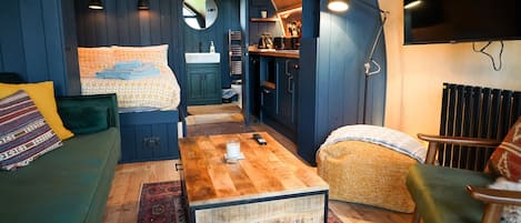 1 bedroom, WiFi (free), bed sheets