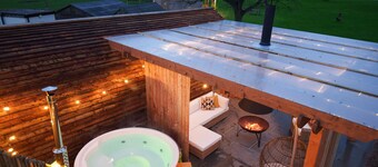 Luxury Rural Cabin with Wood Fired Hot Tub