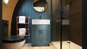 Douche, serviettes fournies