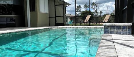 Piscine extérieure, piscine chauffée