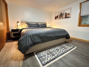 4 chambres, coffres-forts dans les chambres, bureau, lit parapluie