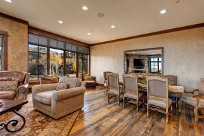 TV, fireplace, offices