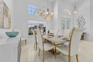 Dining - Experience Luxury- Gulf Access, Stunning Canal Views, Heated Pool- Villa Avalon - Roelens (Cape Coral)