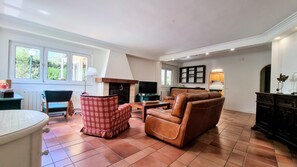 Fireplace - El Naranjo Vacation Home (Balmori)