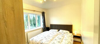 Charming Double bedroom in wonderful Dublin with free parking and WiFi