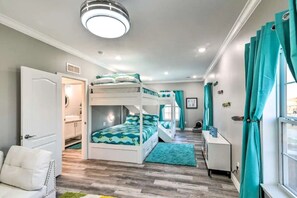 4 bedrooms, desk, free WiFi, bed sheets - Beachfront | Hot Tub, Game Room, Firepit & Ocean Views (Port Bolivar)