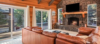 15 Blue Grouse - Serene, Hot Tub, Sauna, Fireplace, Sharc, A/C, SO Many Amenities!