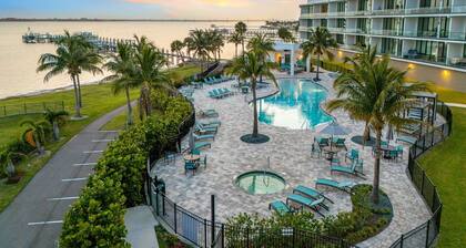 Beachside Deluxe: Endless Amenities & Private Pool!