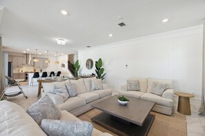 Smart TV, table tennis