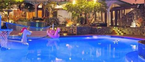 Pool