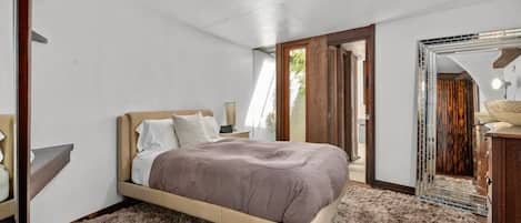 6 bedrooms, iron/ironing board, travel crib, WiFi