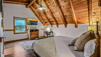 4 makuuhuonetta, silitysrauta/-lauta, vauvan matkasänky, Wi-Fi