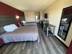 Desk, laptop workspace, free WiFi - CourtesyStay (Mansfield)