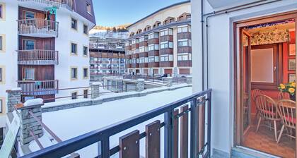 Appartamento Fraiteve Ski In Ski Out 300m, Sestriere, Italy