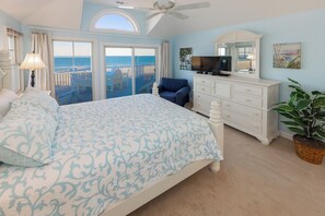 7 bedrooms, free WiFi - Hale Kai - 7 BR Oceanfront with Pool (Virginia Beach)