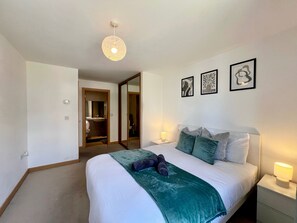 2 chambres, fer et planche à repasser, Wi-Fi, literie fournie