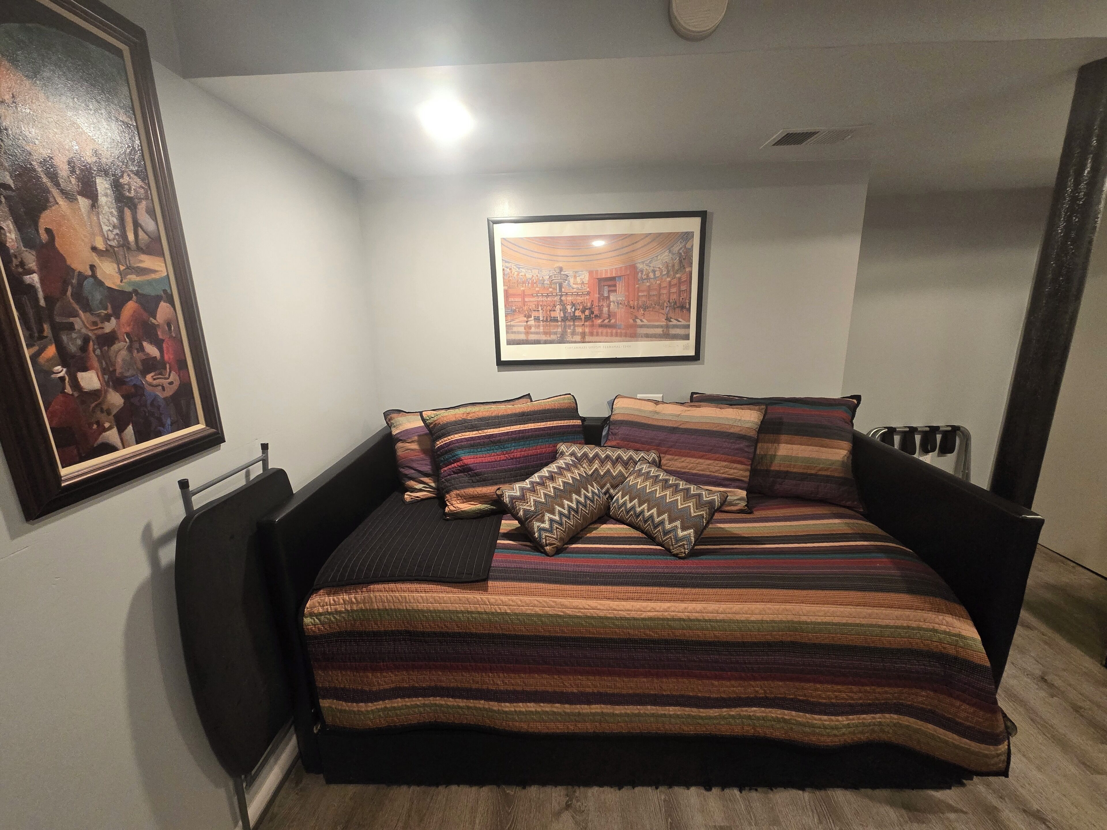 1 quarto, escrivaninha, ferros/tábuas de passar roupa, Wi-Fi de cortesia