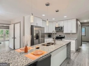 Mikrobølgeovn, ovn, kogeplade, opvaskemaskine