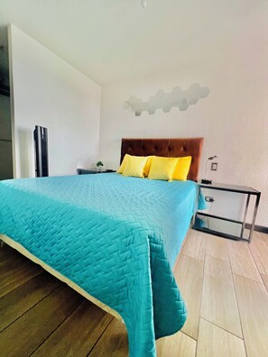 4 chambres, fer et planche à repasser, Wi-Fi, draps fournis