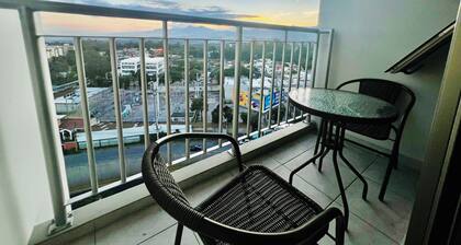 Luxury Apt near airport