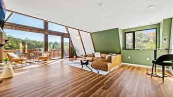 Smart TV, chimenea, videojuegos, futbolito