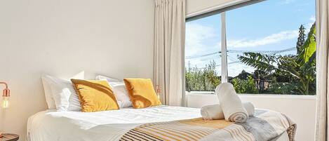 2 bedrooms, iron/ironing board, travel cot, WiFi