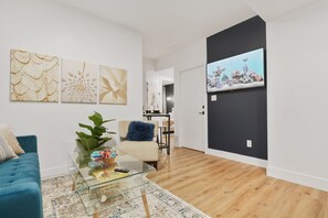 Smart TV, books - Clean| Exquisite| Modern| Brand New| Ravine View (Edmonton)