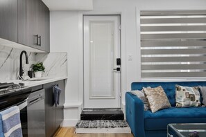 Fridge, microwave, oven, stovetop - Clean| Exquisite| Modern| Brand New| Ravine View (Edmonton)