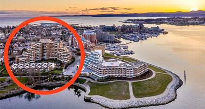 Stylish,one-bedroom waterfront apartment with beautiful views!