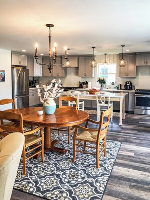 Full-size fridge, oven, stovetop, dishwasher - We Connect Co-Living (St. Louis Park)