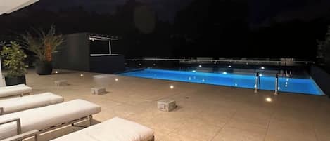 室外游泳池,恒温泳池