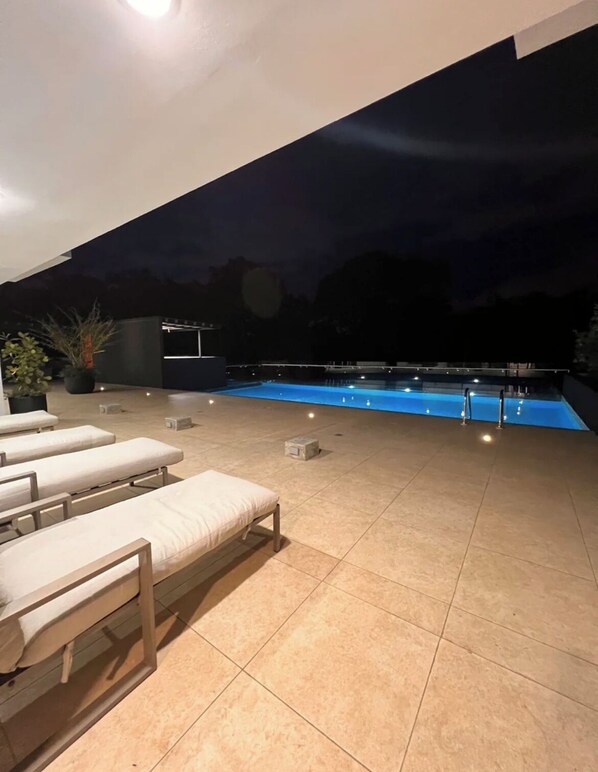 Piscine extérieure, piscine chauffée