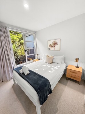 3 Schlafzimmer, Schreibtisch, Bügeleisen/Bügelbrett, Reisekinderbett