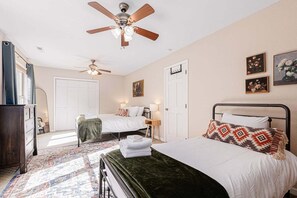 4 habitaciones, escritorio, tabla de planchar con plancha y wifi gratis 