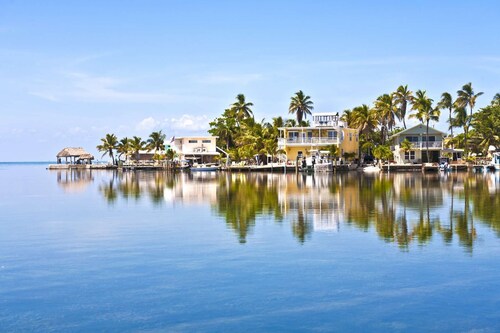Sea-Esta: 3BR Canal-Front Escape on Big Pine Key, Pool, Dockage & Quick Access to Gulf & Atlantic