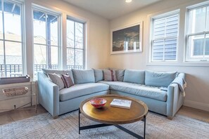 Fernseher, Kamin, Stereoanlage, Arbeitsbereiche