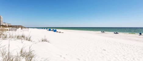 På stranden