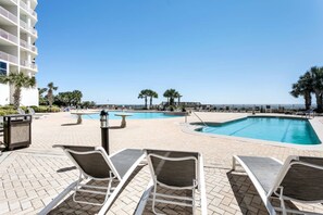 Pool - Stunning Palacio End Unit |Spectacular Gulf Views |Spacious 3 BR in the Heart of Perdido Key (Pensacola)