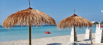 Private villa with wi-fi, parking and air conditioning