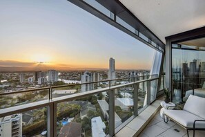 Property grounds - Jewel Luxury Beachside 2-Bed with Water View, Gym (Surfers Paradise)
